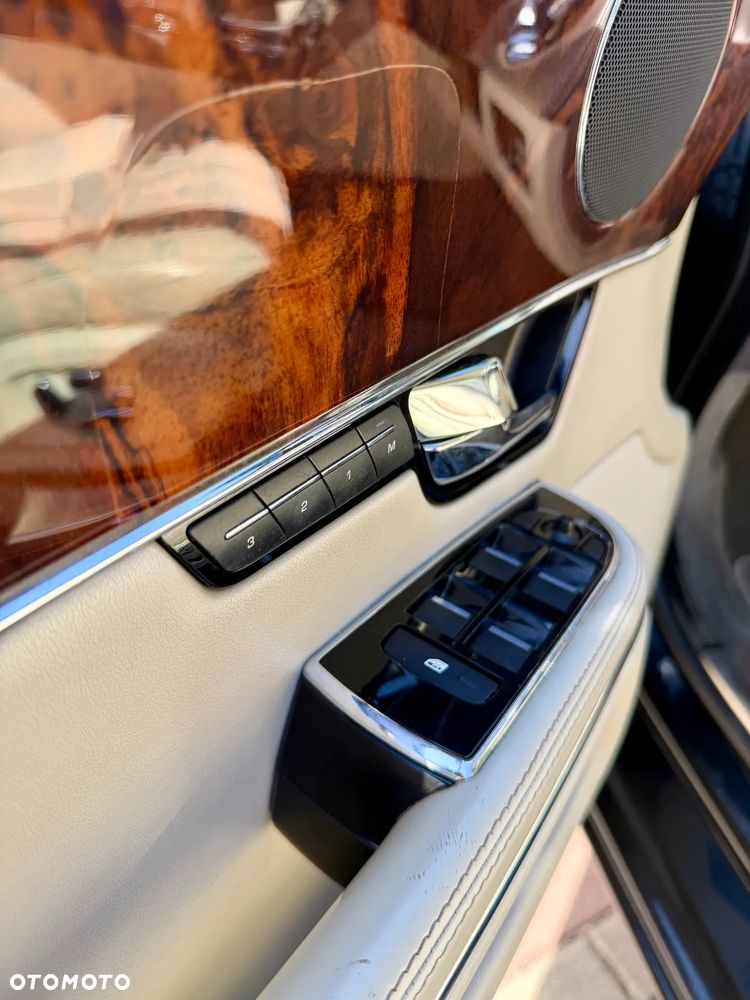 Jaguar XJ 3.0 D V6 LWB Premium Luxury - 14