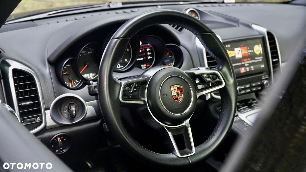 Porsche Cayenne Diesel Platinum Edition - 18
