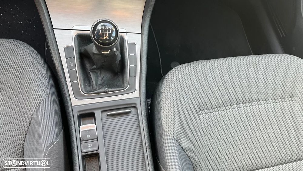 VW Golf 1.6 TDi Edition - 19