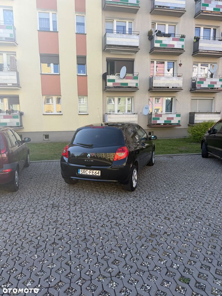 Renault Clio 1.2 16V 75 Dynamique - 2