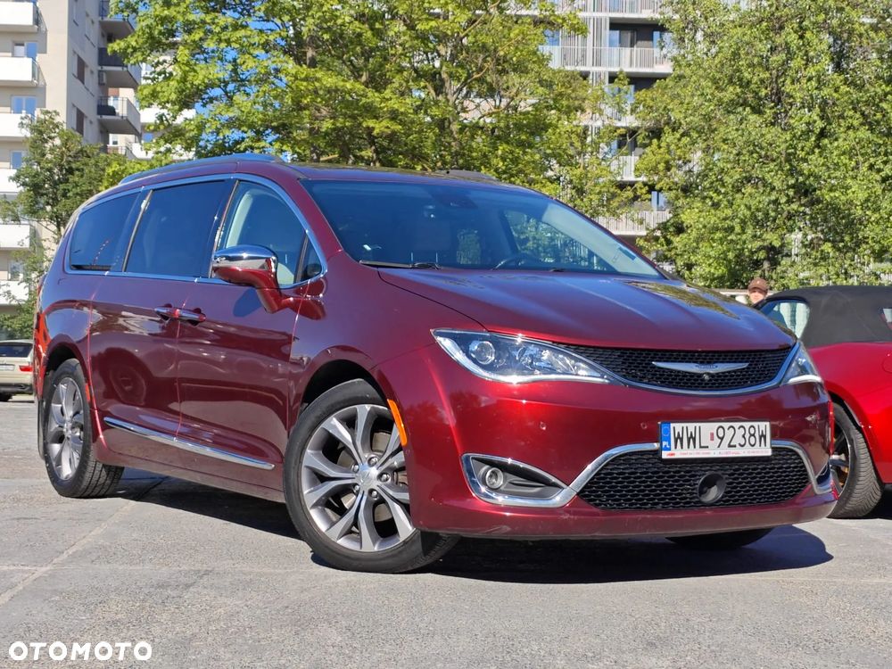 Chrysler Pacifica - 1