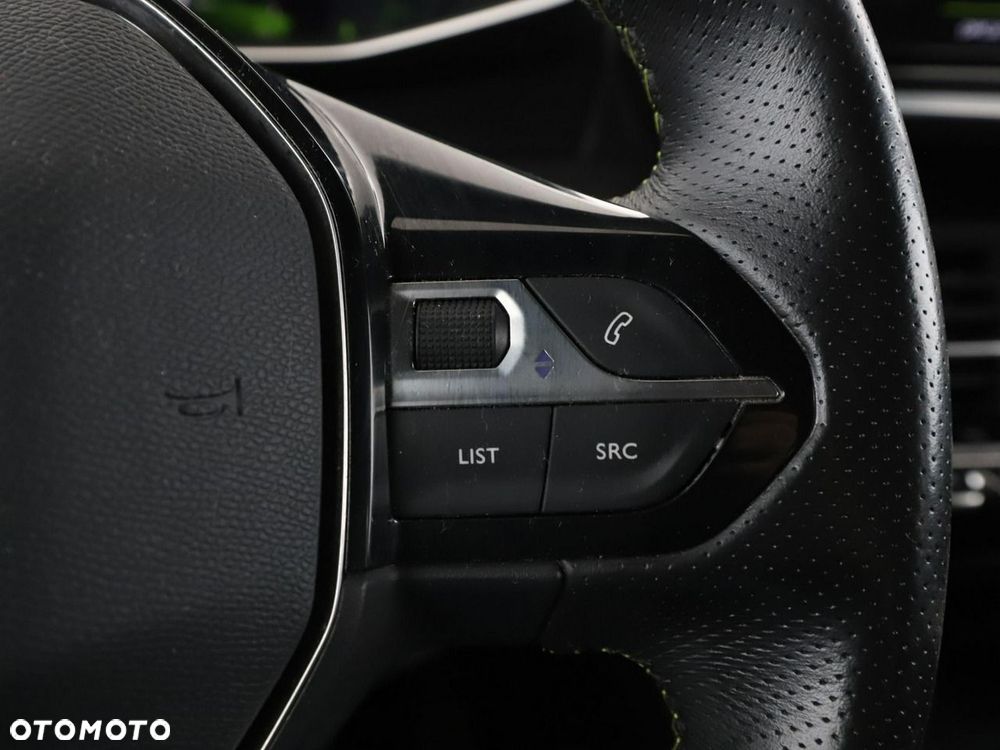 Peugeot 2008 1.2 PureTech GT Line S&S - 28