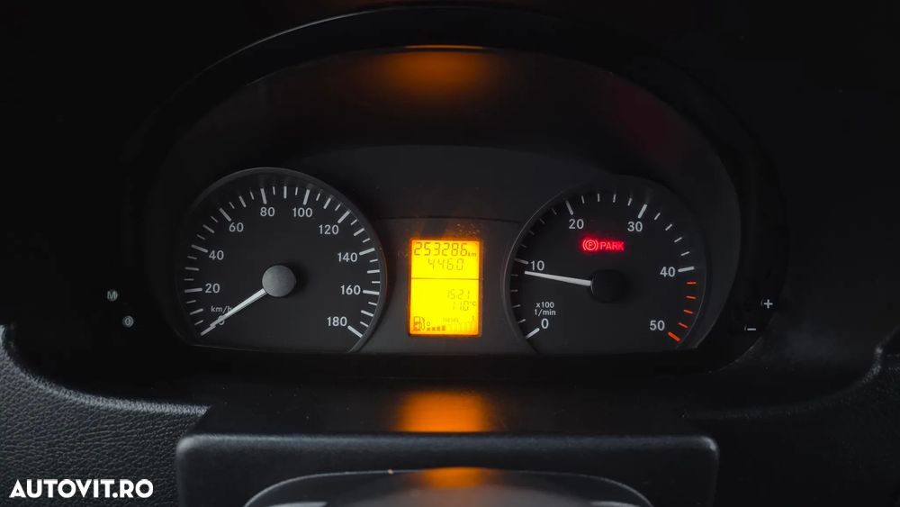 Mercedes-Benz Sprinter 415 - 9