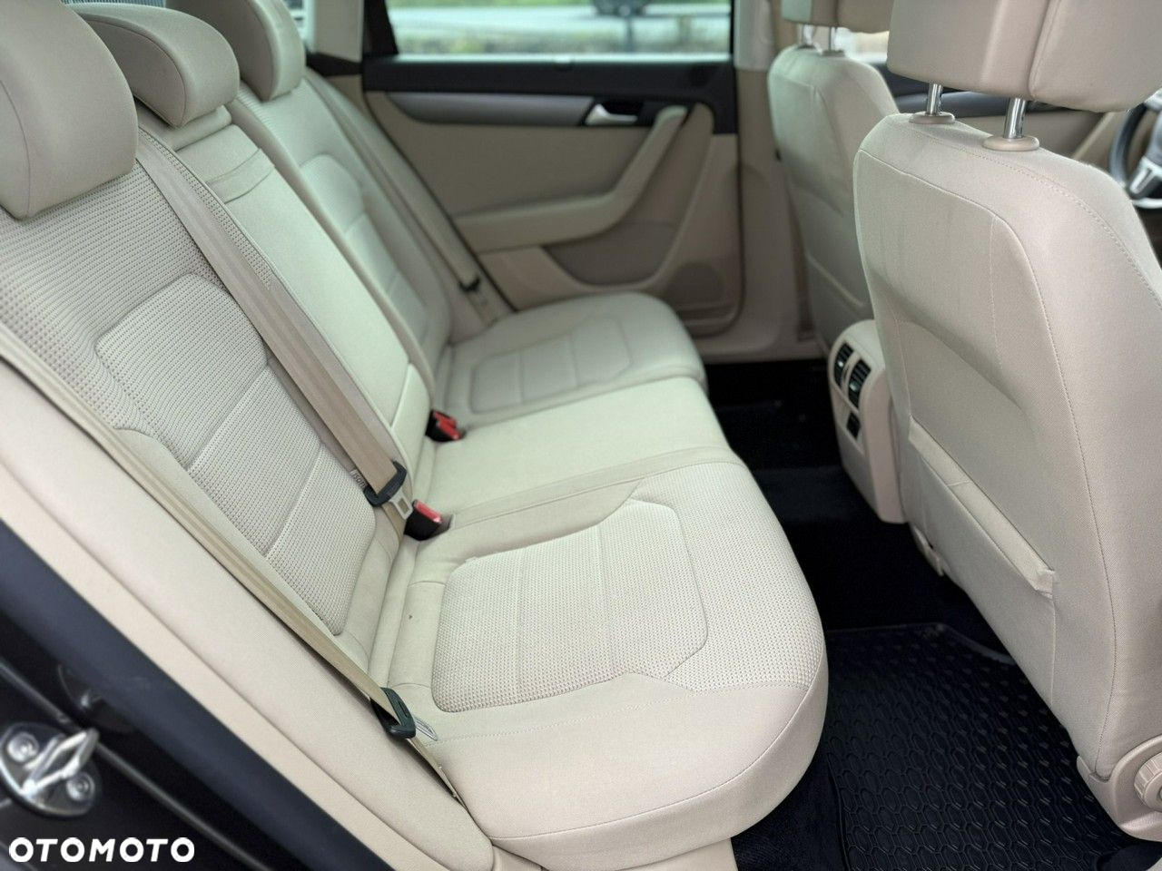 Volkswagen Passat Variant 2.0 Blue TDI SCR Highline - 16