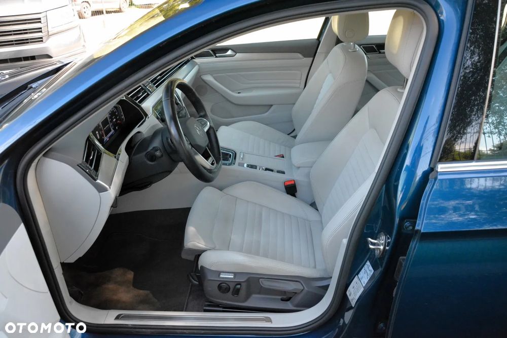 Volkswagen Passat Variant 2.0 TSI 4Mot Elegance DSG - 10