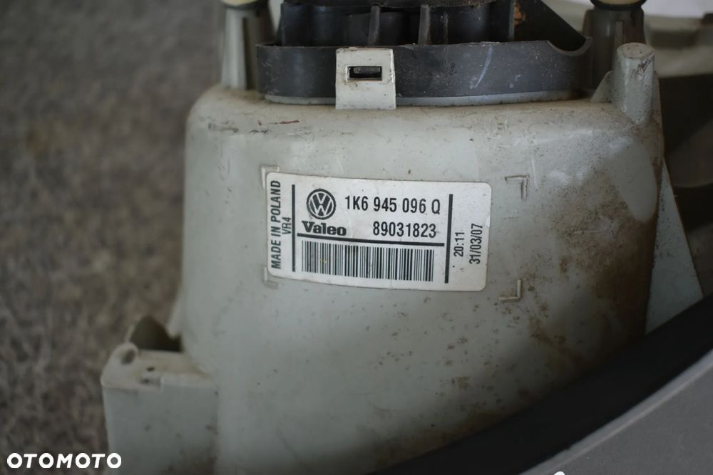 LAMPA TYŁ PRAWY PRAWA VOLKSWAGEN GOLF 5 HB 1K6945096Q - 3