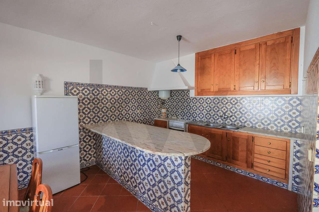 Arrendamento anual - T2+1 Duplex, equipado, com terraço e BBQ, Alporch - Grande imagem: 2/23