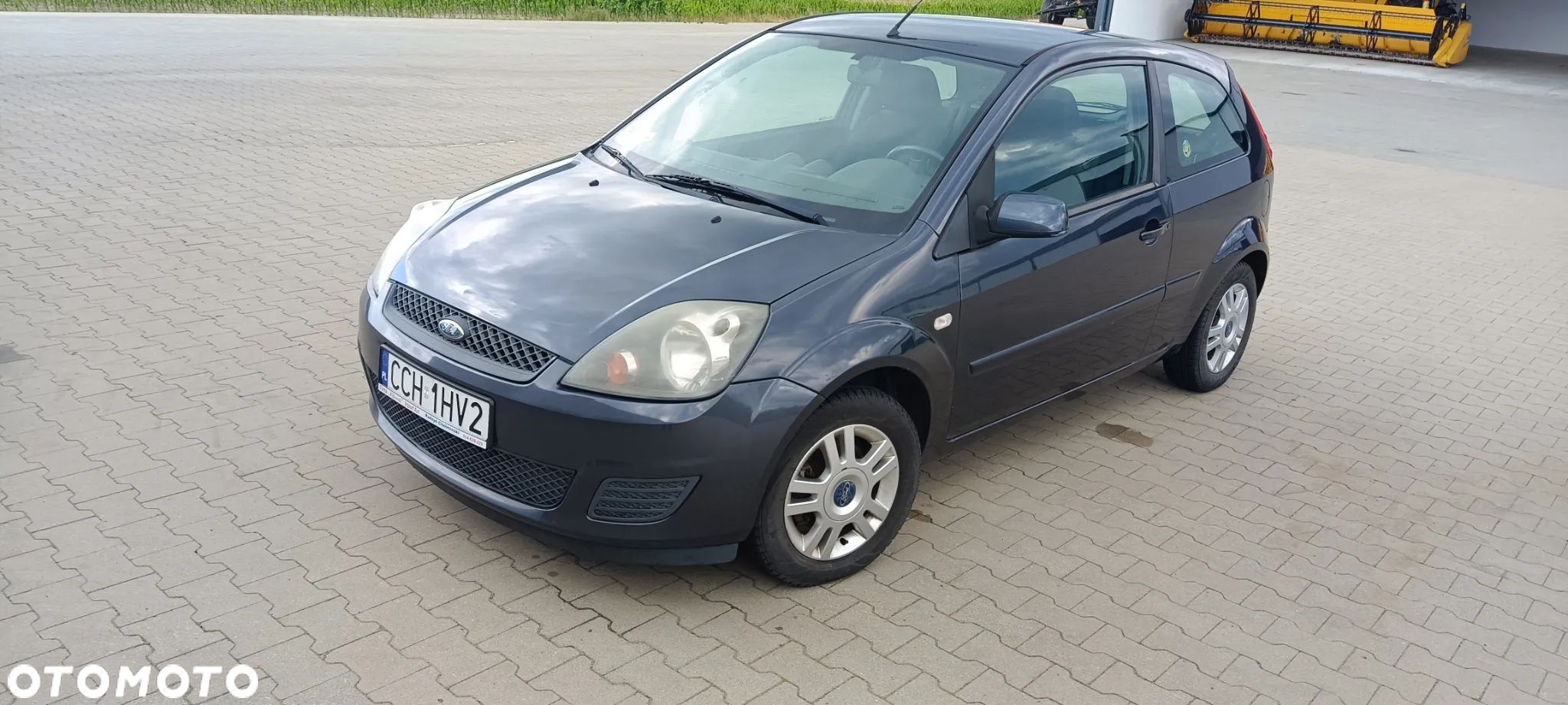 Ford Fiesta 1.3 Ambiente - 1