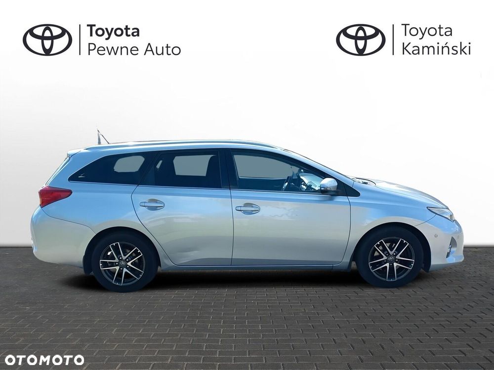 Toyota Auris 2.0 D-4D Premium - 6