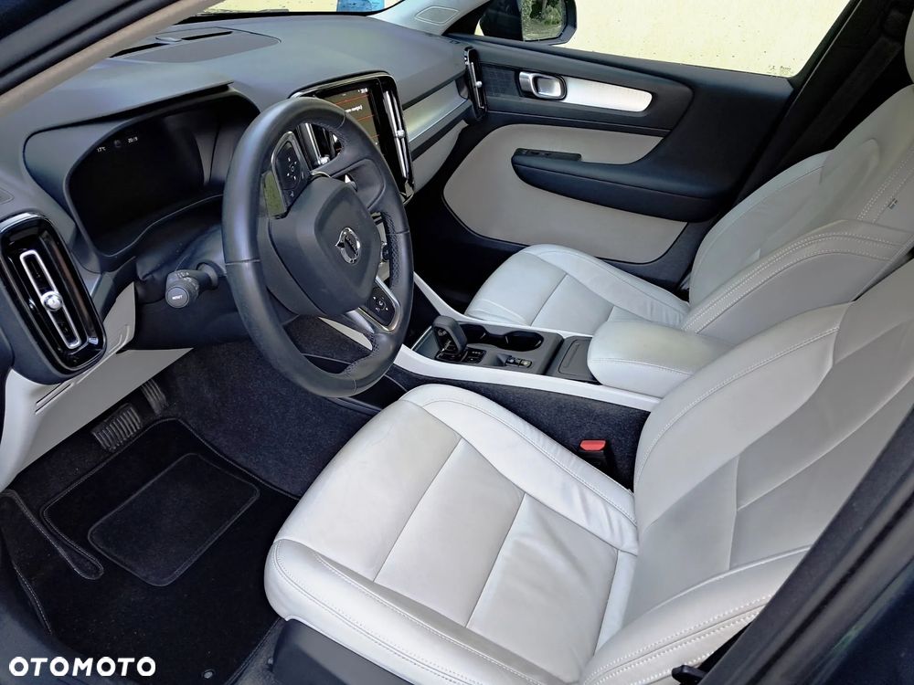 Volvo XC 40 T5 AWD Momentum - 9