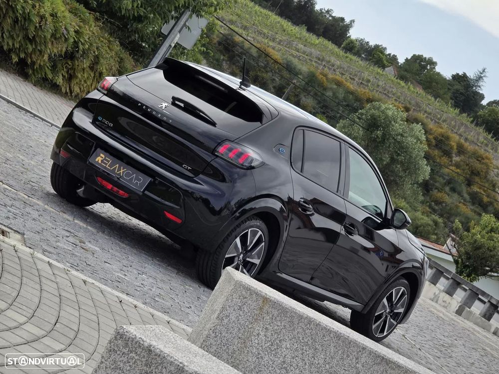 Peugeot e-208 GT - 10