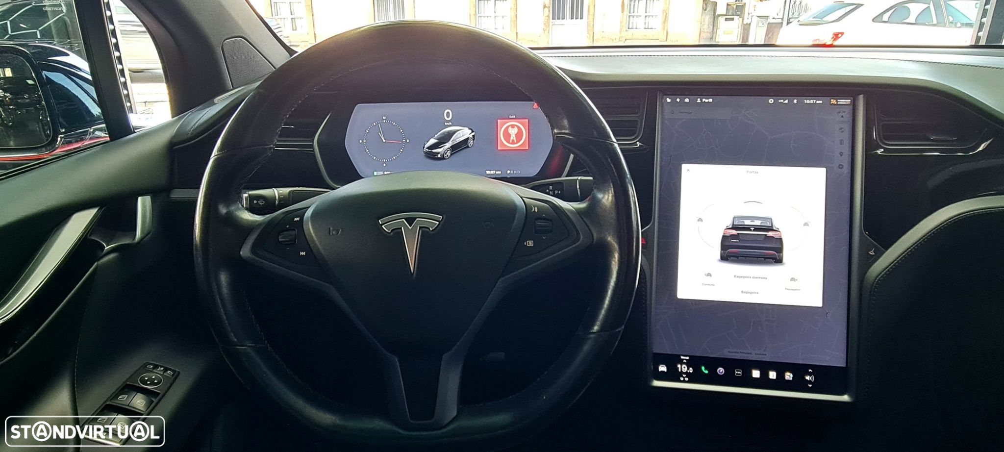Tesla Model X - 22