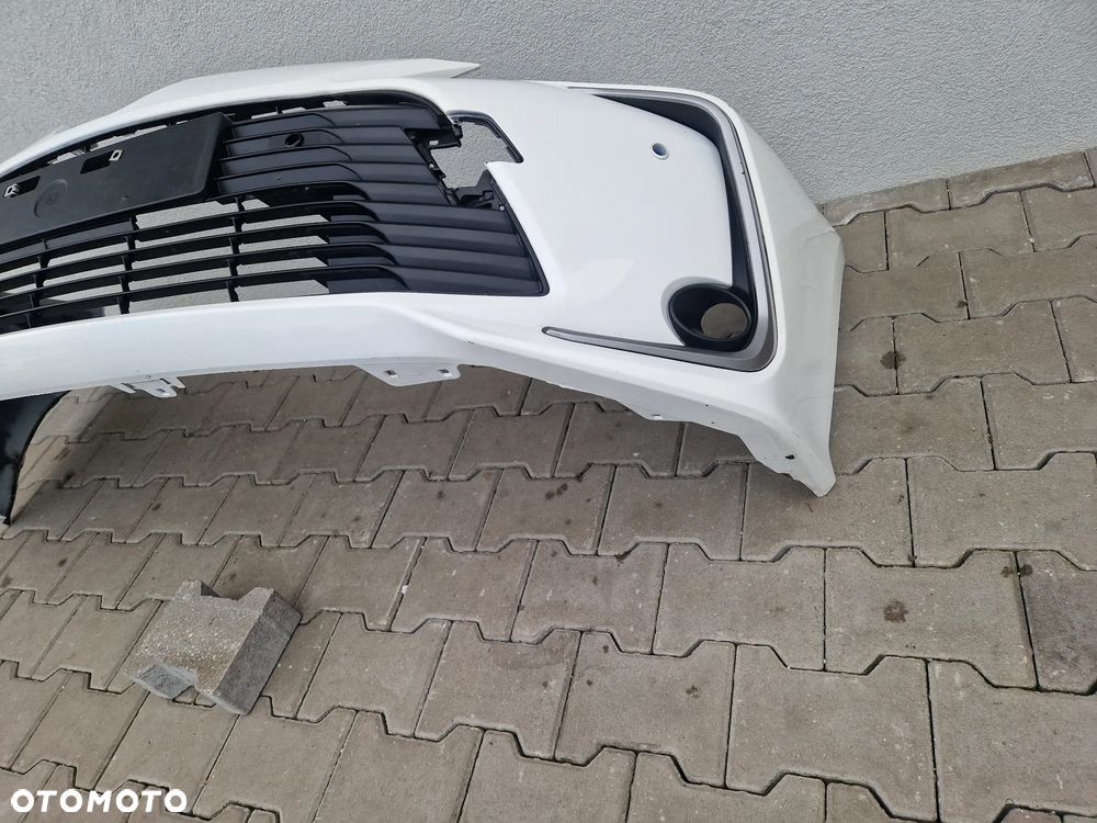 Zderzak Toyota Corolla XII E210 E21 sedan - 3