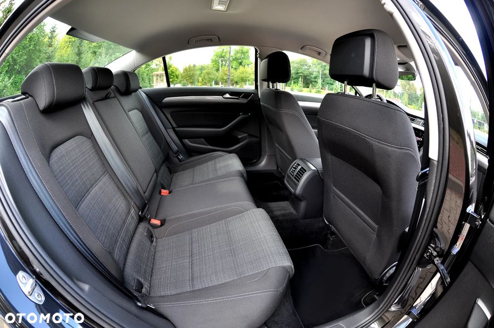 Volkswagen Passat 2.0 TDI EVO Business DSG - 22