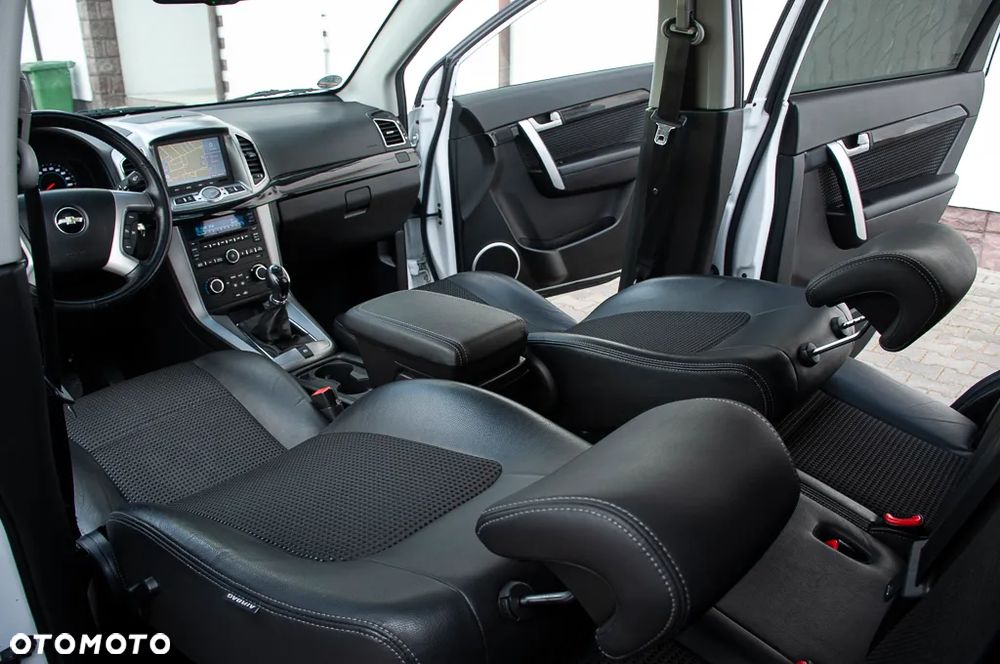 Chevrolet Captiva 2.4 2WD LT - 25