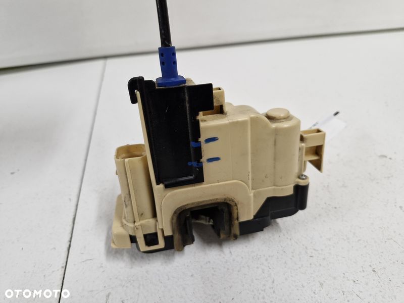 FIAT PANDA III 3 ZAMEK DRZWI LEWY TYŁ 4 PIN 51963630 - 7