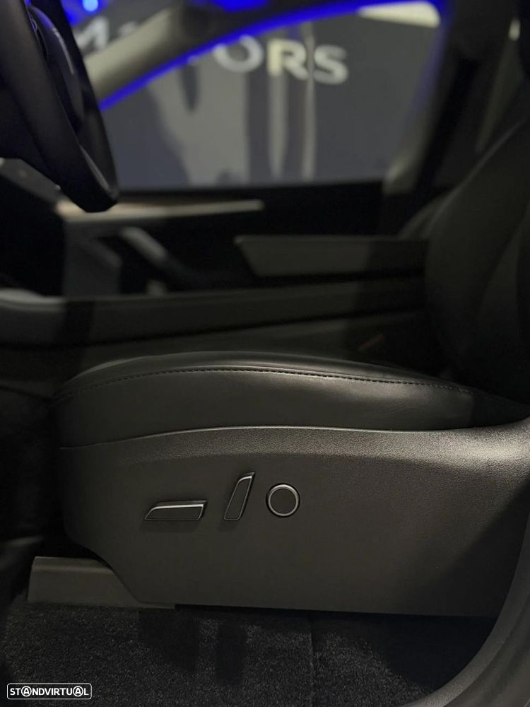 Tesla Model Y Long Range Dual Motor AWD - 14