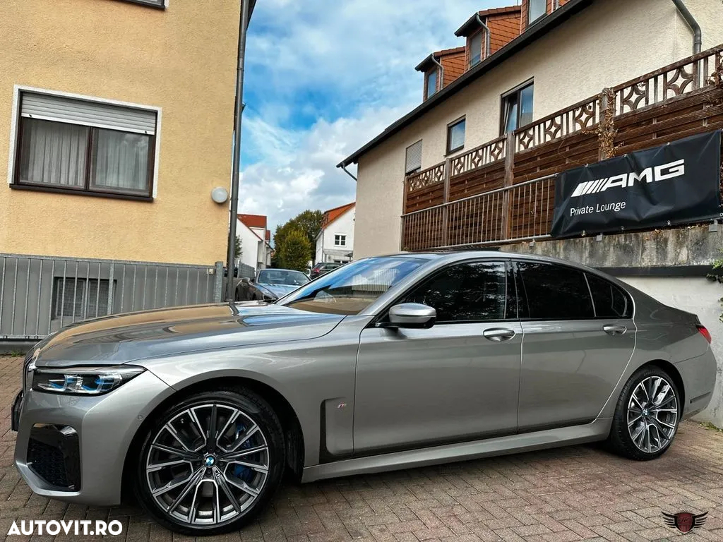BMW Seria 7 730d xDrive MHEV - 12