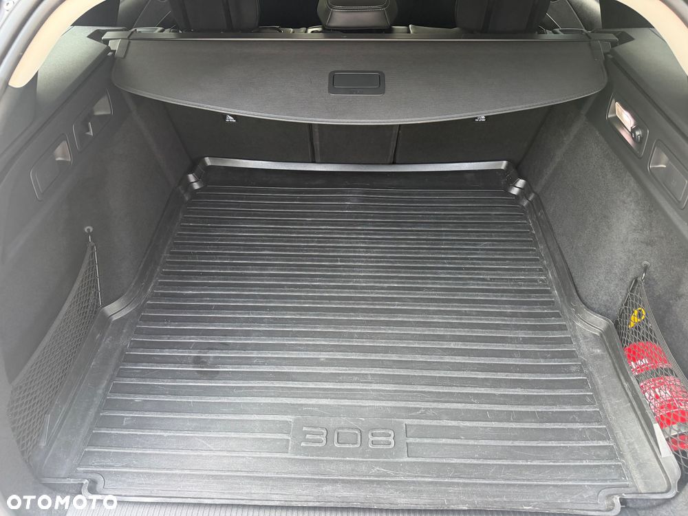 Peugeot 308 1.2 PureTech Allure Pack S&S EAT8 - 26