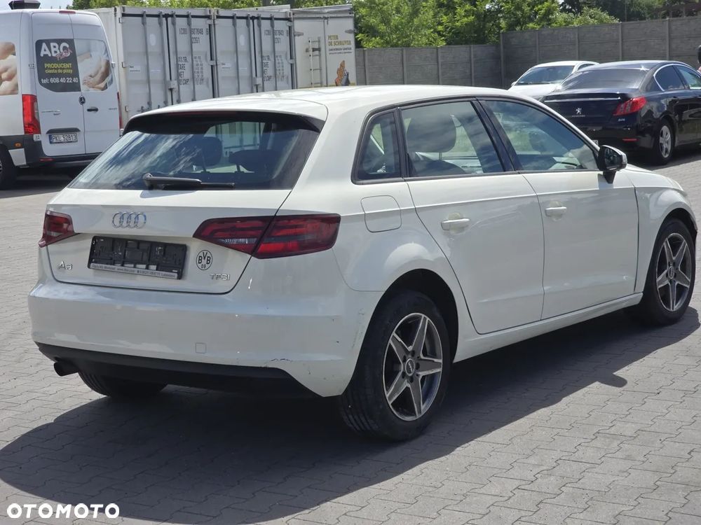 Audi A3 Sportback 1.2 TFSI Attraction - 1