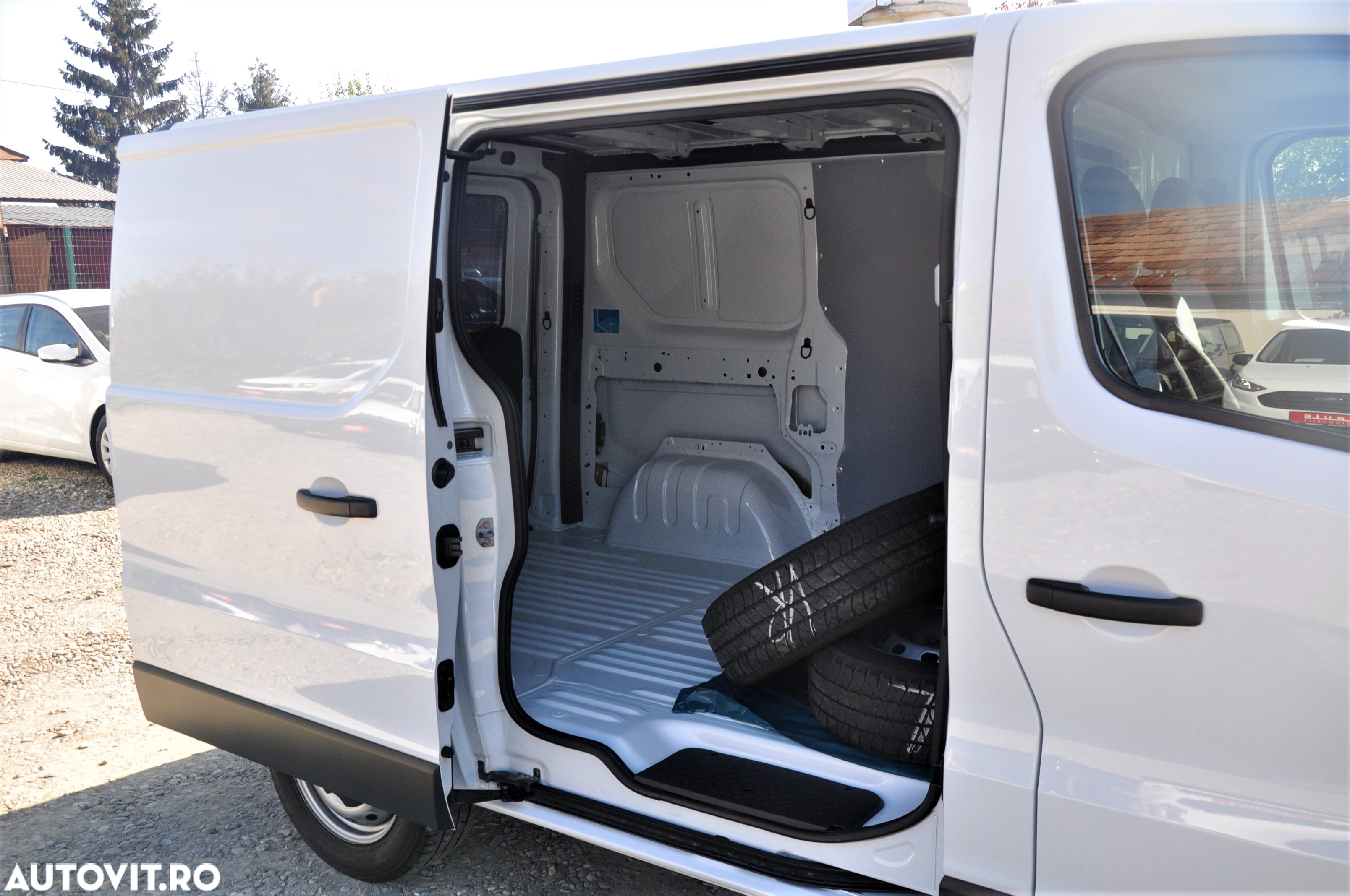 Opel Vivaro Furgon 3 Locuri - 12