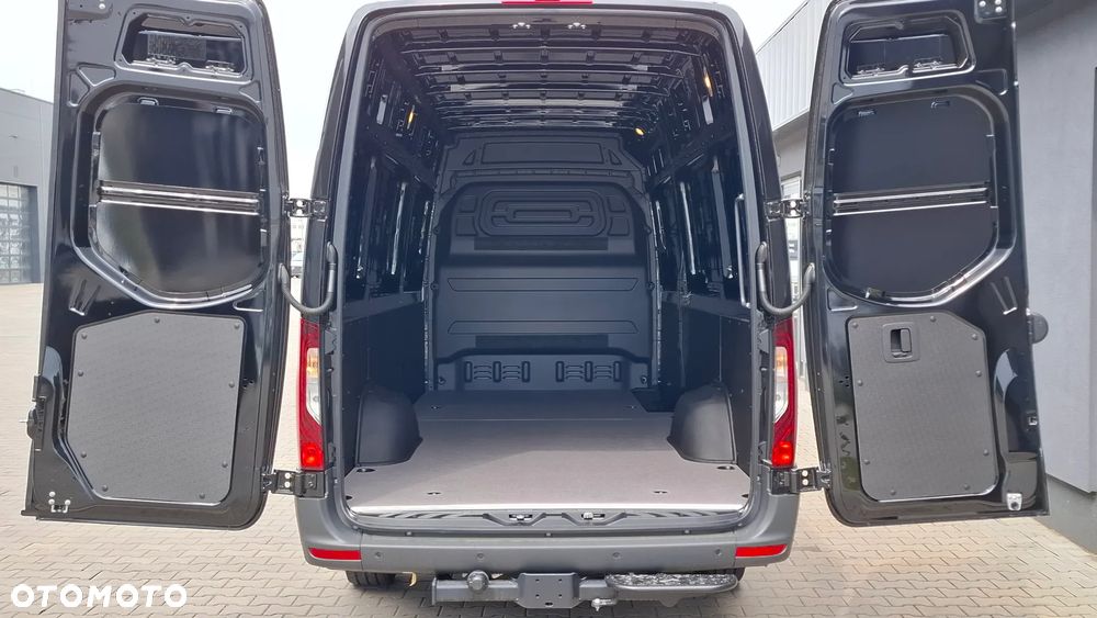 Mercedes-Benz Sprinter - 11