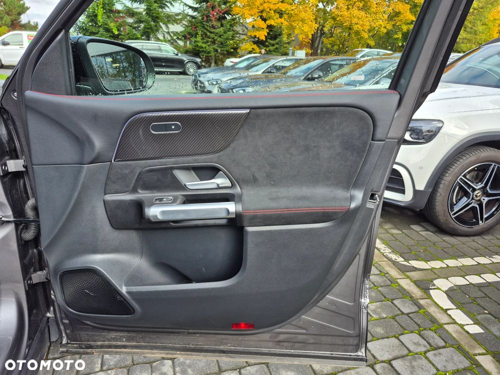 Mercedes-Benz GLB 200 AMG Line 7G-DCT - 31