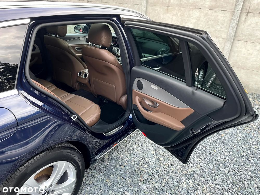 Mercedes-Benz Klasa E 220 d 4Matic 9G-TRONIC Avantgarde - 24