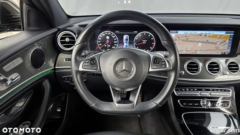 Mercedes-Benz Klasa E 300 9G-TRONIC AMG Line - 13
