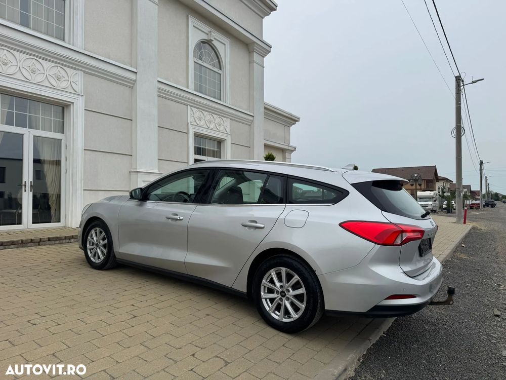 Ford Focus - 25