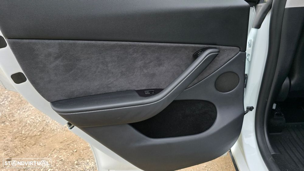 Tesla Model Y Long Range Tração Integral - 58