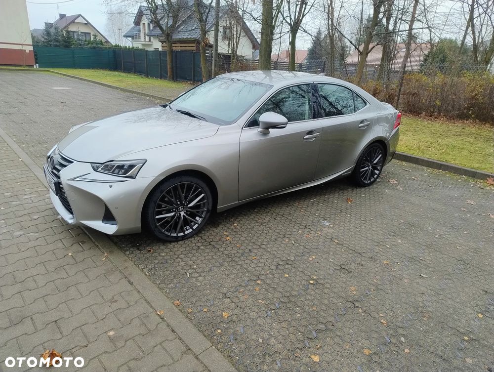 Lexus IS Luxury Line - 2