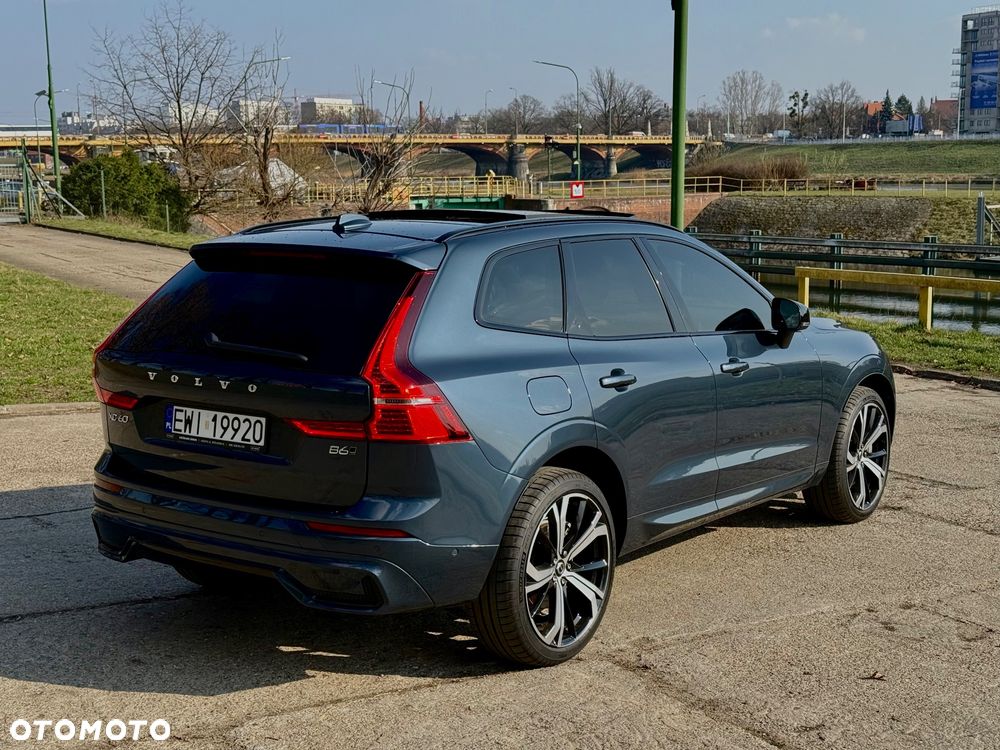 Volvo XC 60 B6 B AWD Ultimate Dark - 2
