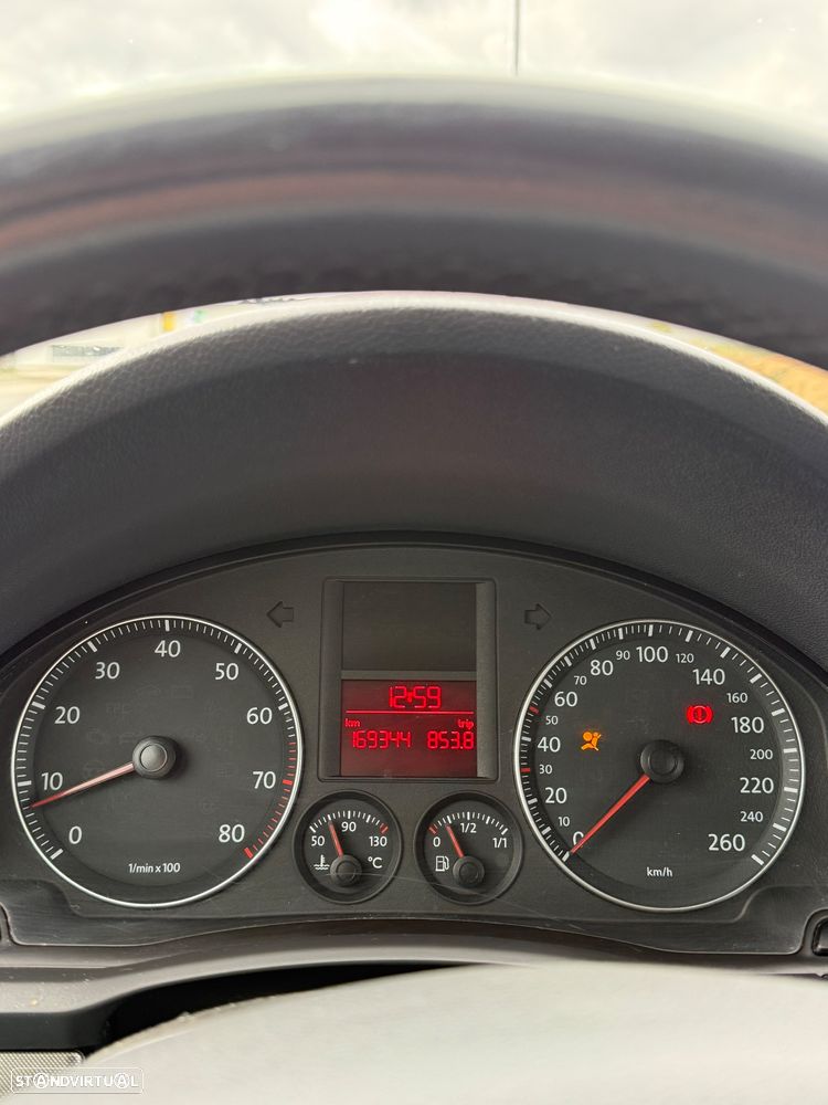 VW Golf 1.6 FSi Confortline - 8