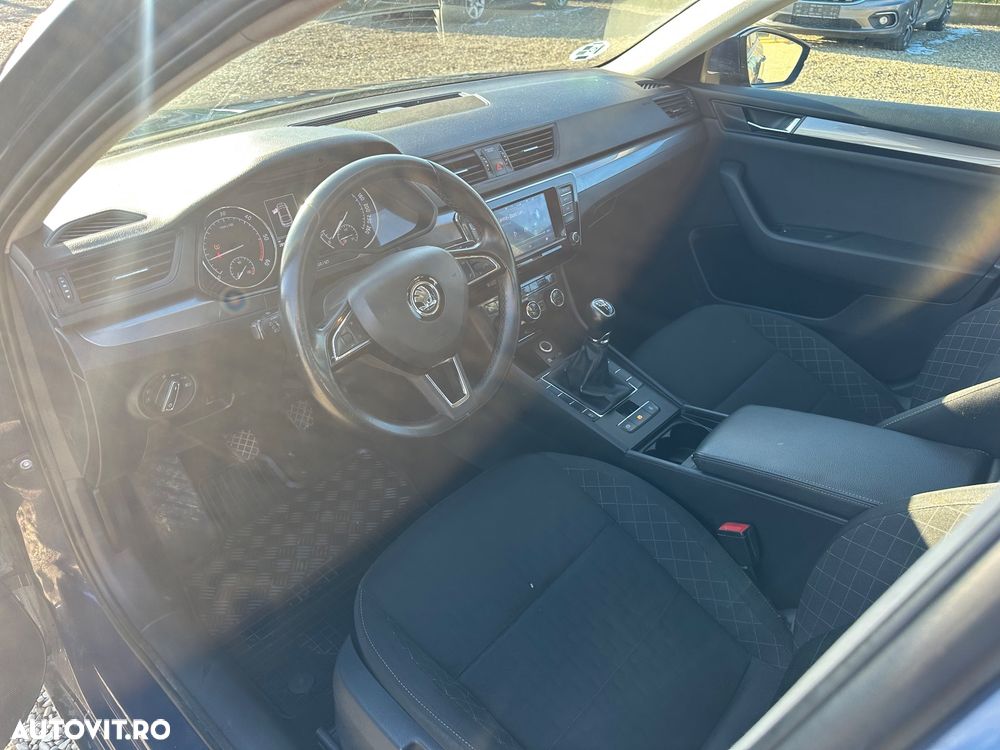 Skoda Superb 2.0 TDI Active - 7