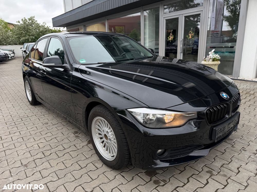 BMW Seria 3 318d Aut. - 13