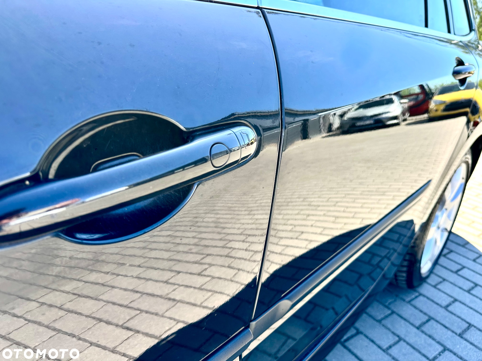 Renault Laguna Grandtour 2.0 dCi FAP GT - 40