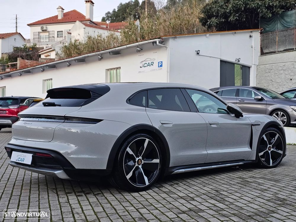 Porsche Taycan Cross Turismo 4 - 5
