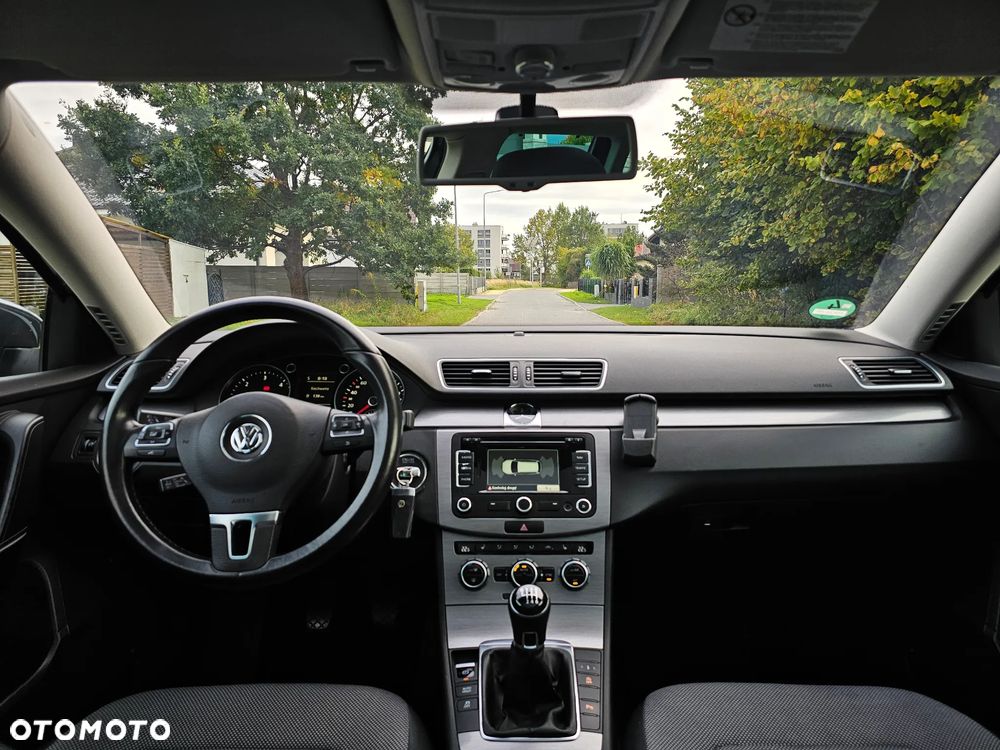 Volkswagen Passat - 8