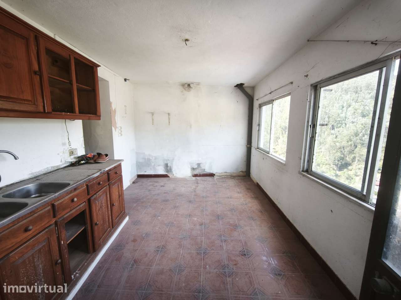 Casa em 4 pisos, para remodelar, em Lorvão, Penacova, Coimbra - Grande imagem: 4/20