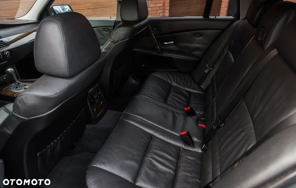 BMW Seria 5 525i - 25