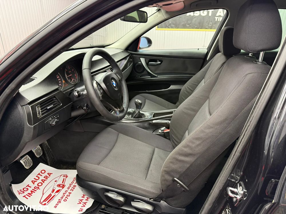 BMW Seria 3 320d Touring - 11