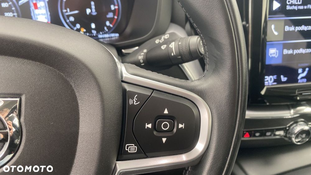 Volvo XC 60 B4 D AWD Momentum Pro - 20