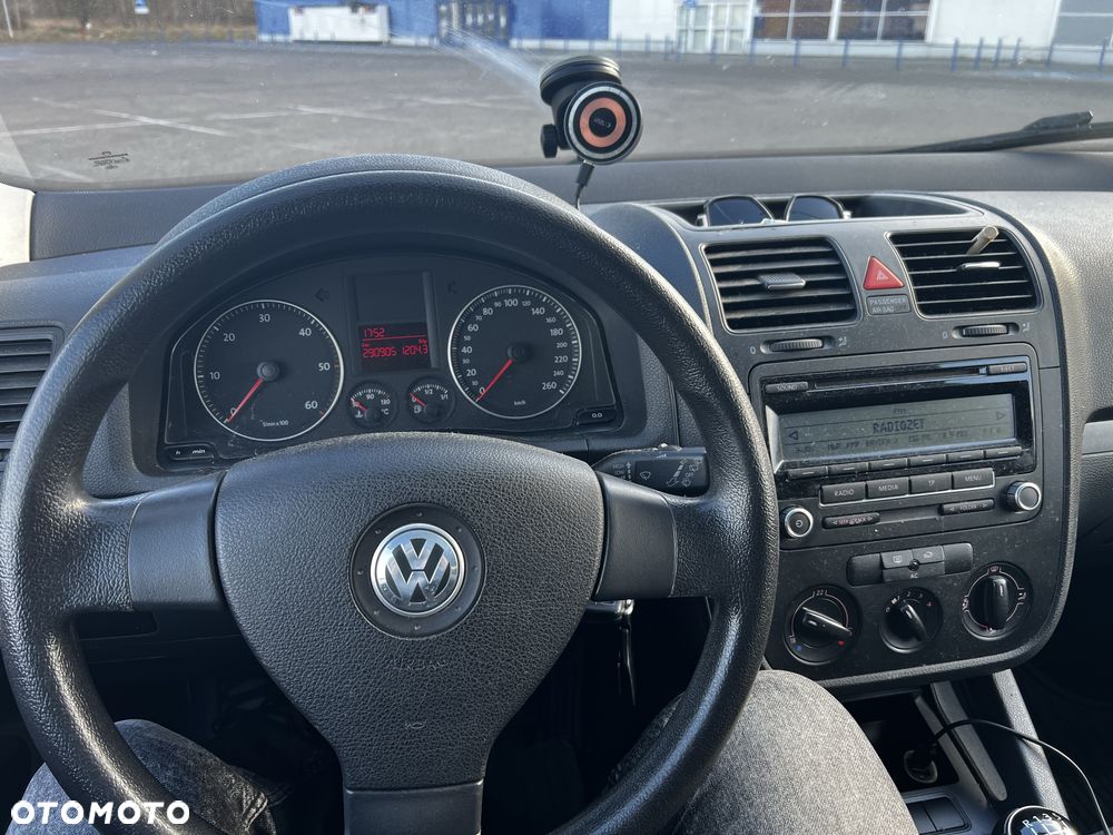 Volkswagen Golf - 6