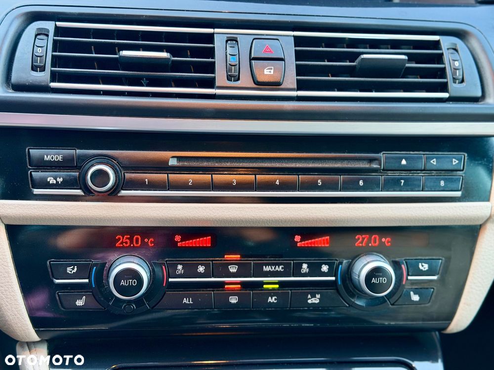 BMW Seria 5 520d - 29