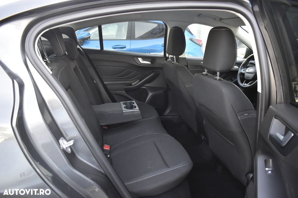 Ford Focus 1.5 EcoBlue 8AT Titanium - 38