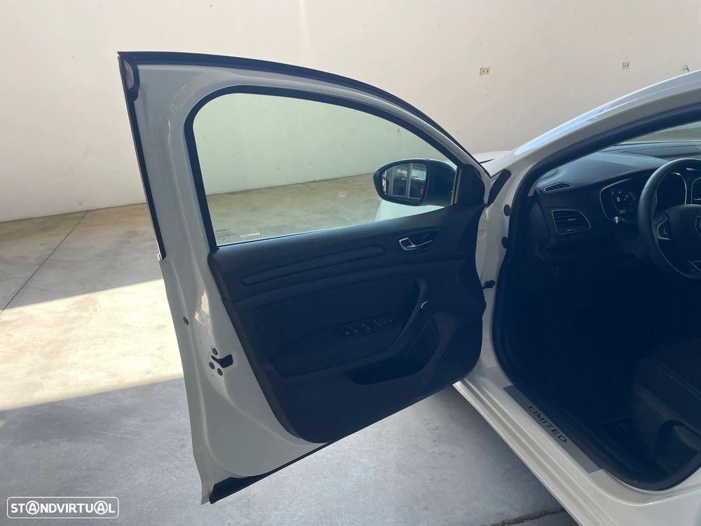 Renault Mégane ENERGY TCe 140 EDC LIMITED - 9