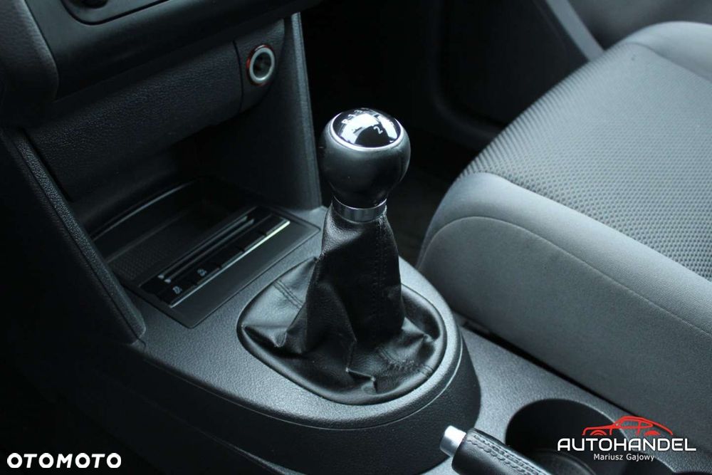 Volkswagen Touran - 16