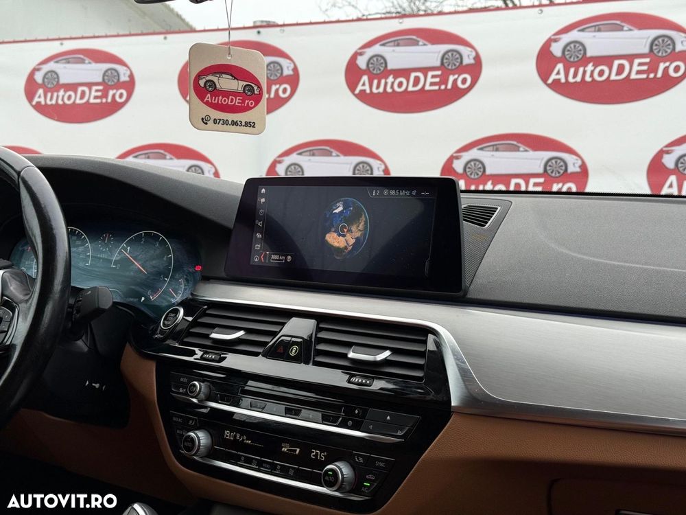 BMW Seria 5 520d Aut. Sport Line - 9