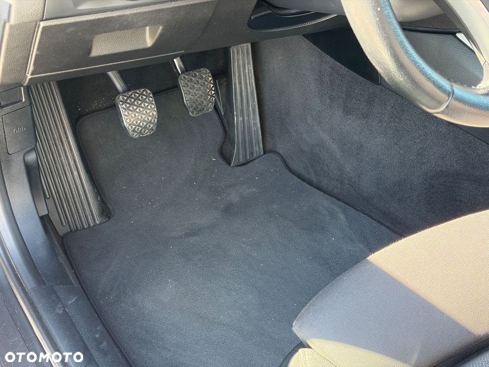 BMW Seria 3 318d DPF Edition Lifestyle - 21